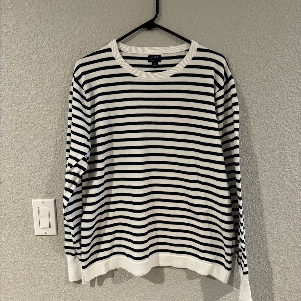 J Crew Men’s striped sweater. Excellent condition.
